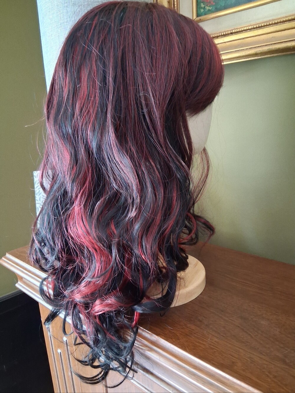 Women’s Long Wavy Synthetic Wig in Burgundy & Black - Picture 2 of 5